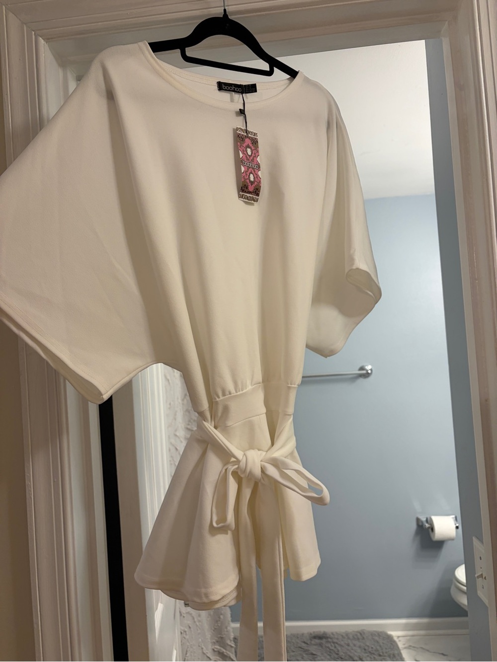 Boohoo Cream Tie-Front Short Sleeve Tunic